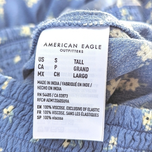 American Eagle Outfitters Smocked Halter Jumpsuit in Floral Blue Sz Sm Tall NWT - Picture 7 of 7